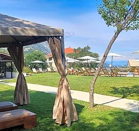 Ξενοδοχείο Yannis Corfu 3*