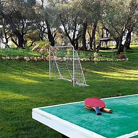 Ξενοδοχείο Yannis Corfu 3*