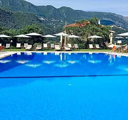 Yannis Corfu 3* Ύψος
